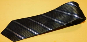 BANANA REPUBLIC GREEN/WHITE/BLUE STRIPED TIE - NWOT - TIES - DESIGNER TIES. - Picture 1 of 3