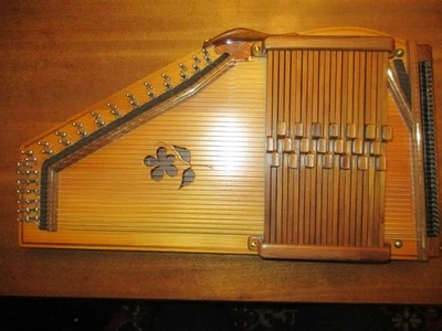 GEORGE ORTHEY 21 ACORDES AUTOHARP Circa 1990/1991 - ¡Hecho a mano! ¡Excelente estado!!! Foto 1 de 4
