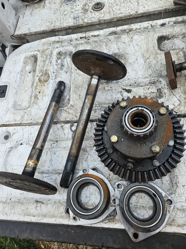 Cub Cadet 1 Inch Fine Spline Garden Tractor Pulling - Image 1 of 1