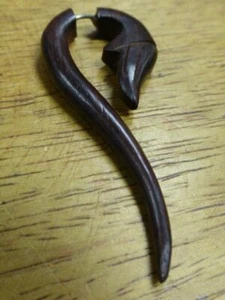 Tribal Jewellery Wave Design Wood Fake Gauge Ear Stretcher Brown 5.5cm Drop - Picture 1 of 2