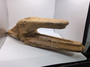 220-9104 Two Strap Center Adapter OEM CATERPILLAR CAT - Picture 1 of 7