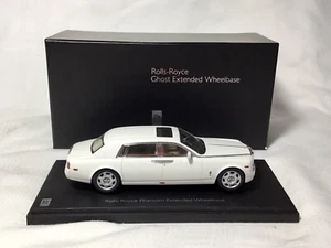 Kyosho 1/43 Rolls-Royce Phantom Extended Wheelbase White in Perspex Case - Picture 1 of 8