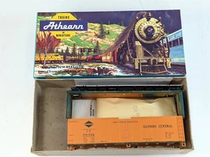 Athearn Illinois Central 40' Steel LTD Banana Reefer Car IC 50382 HO Scale Kit - Picture 1 of 6