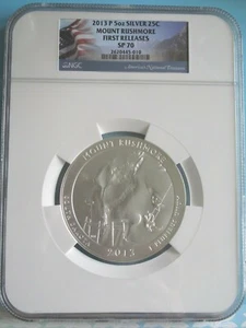 2013-P MONTAGGIO ESEMPLARE RUSHMORE 5 OZ ARGENTO GRADO NGC SP70 PRIME USCITE - Foto 1 di 8
