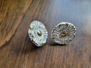 Vintage Taiwan solid brass drawer pull knobs with white "Flower" front - Picture 1 of 2