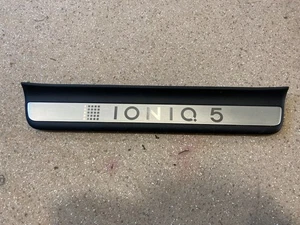 Barra de entrada trasera izquierda Door Sill Trim 85878GI100 Hyundai Ioniq 5 - Imagen 1 de 16