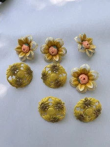 Vintage curtain Tie Back Flower Pins Lot Of 8 Yellow Metal and Plastic - Picture 1 of 2