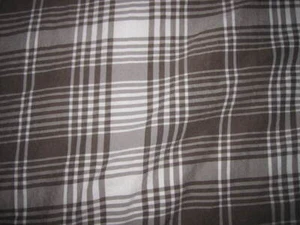 Edredón UGG Marrón Rayas 68" x 80" y 2 Fundas de Almohada Estándar a Juego Usado en Excelente Condición - Imagen 1 de 9