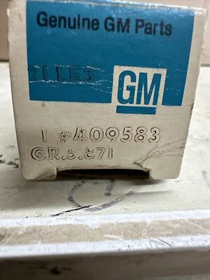 Disco de rueda GM 409583 "Cohete" emblema 1971-72 Olds Toronado nuevo de stock Foto 1 de 4