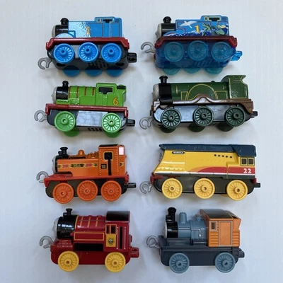 Thomas & Friends PUSH A LO LARGO Tren Lote Mixto de 8 Trenes de Metal Diecast 2018 Foto 1 de 4
