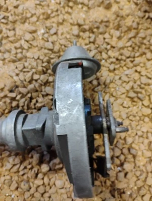 73-87 Chevy GMC Truck Distributor - Image 1 of 4