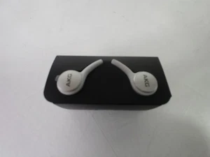 Lot of 2 New Samsung AKG EO-IG955 3.5mm Earbud Headphones with Microphone White - Picture 1 of 3