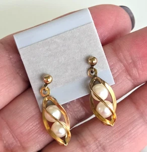Orecchini pendenti traforati tono oro in gabbia di perle originali vintage 7/8" pali GF - Foto 1 di 6