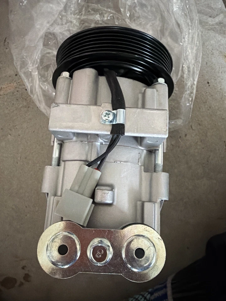 Compresor de aire acondicionado con embrague 2005-2007 para Ford Escape Mercury Mariner 2005-2006 f Foto 1 de 4
