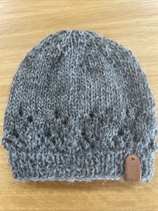 Newborn Baby Beanie - Hand Knitted - Wool - Picture 1 of 1