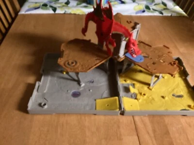 Vintage 2005 Matchbox Pop Up Dragon Castle Treasure, Fold N Go - Image 1 of 3