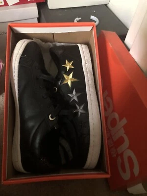 Superdry Striker Lo  Women Lace Up Flowers Printed Shoes US 7 UK 5 - Imagem 1 de 3