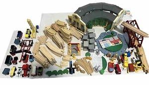 Thomas The Train Tidmouth Sheds Set Incomplete - Picture 1 of 11