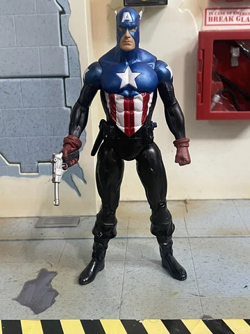 Diamond Select CAPTAIN AMERICA Bucky Barnes Action Figure 2008 MARVEL w/Gun Cover