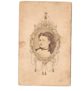 Antique Carte de visite Photograph Portrait Woman Young Pretty Jewelry Oval - Picture 1 of 2