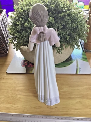 NAO STATUE BY LLADRO “ LIGHT THE WAY” 1991 SPAIN - SOME DAMAGE #NAO1 - image 1 of 4