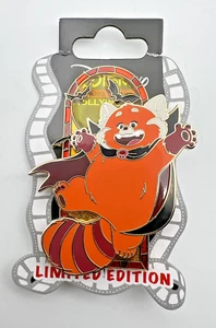 Disney DSSH - Panda Mei - Halloween Vampiro Giratorio Rojo Vitral Pin LE 400 - Imagen 1 de 7
