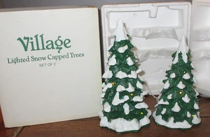 DEPT 56 Dorf beleuchtete schneebedeckte Bäume 2er Set 10" 8,5" Keramik 52604 - Bild 1 von 13