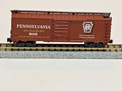 N SCALE MODEL POWER PENNSYLVANIA 24062 40' BOX CAR DON'T STAND ME STILL KNUCKLE - Image 1 of 4