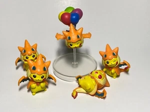 Figura Poncho Pikachu Charizard (H0.5"-1.0") Pokémon Monstruo Pokemon Centro Tokio. - Imagen 1 de 6