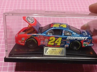 2001 Jeff Gordon Dupont Las Vegas Win 1/64 Revell Collection Die Cast With Case - Image 1 of 4