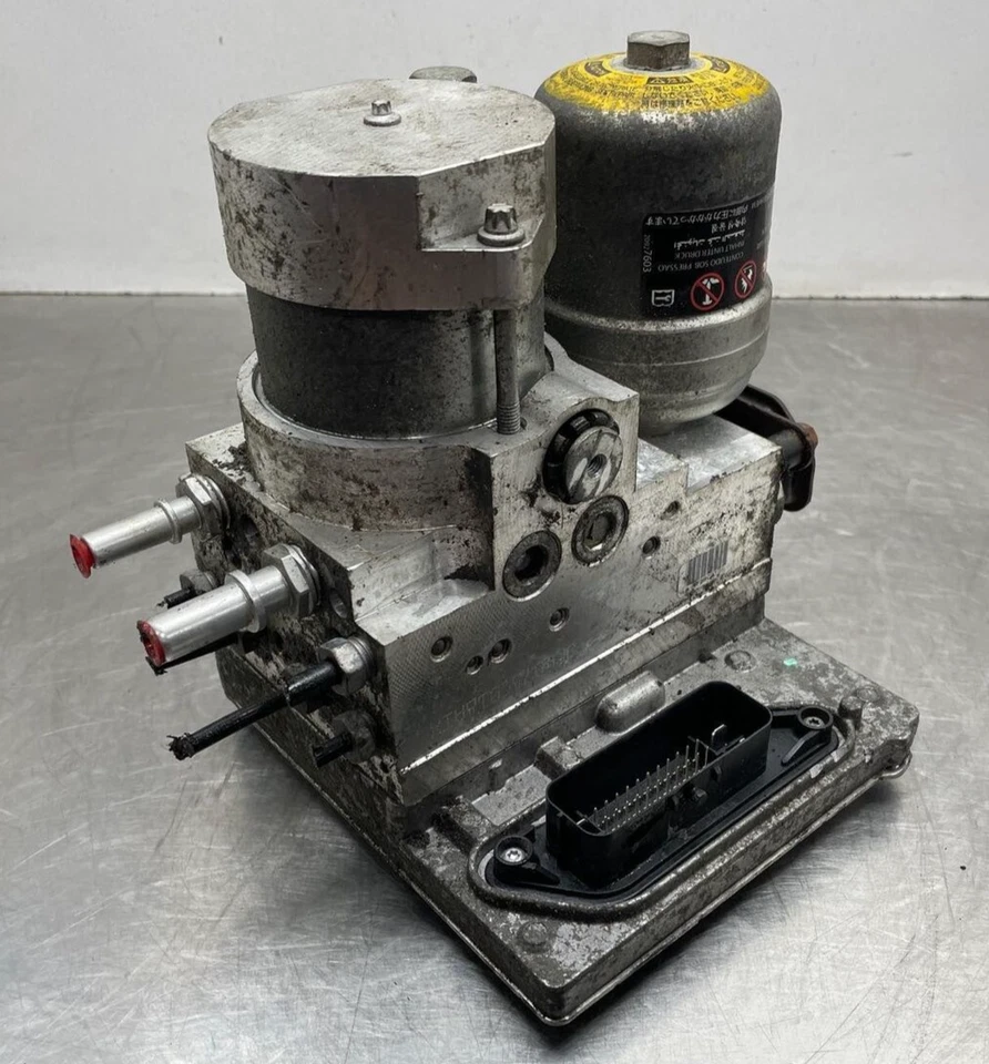 2014 Cadillac ELR Anti Lock Brake Pump Abs Control 94K 23448557 23448556 14 2015 - Image 1 of 4