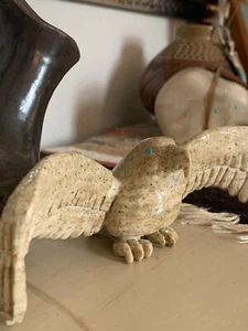Zuni Eagle carved Fetish Figurine signed On Feet - Picture 1 of 9