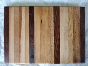 Handgefertigtes amerikanisches Brotschneidebrett Nussbaum, Sycamore, Kaugummi, Eiche 13x9x1 - Bild 1 von 7