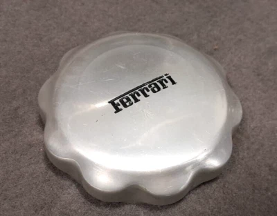 Ferrari 599 GTB, tapa de aceite, usado, P/N 175708 Foto 1 de 4