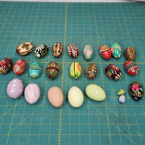 Lot of Ukrainian Wooden And Ceramic Hand Painted Pysanky, Easter Eggs Folk Art - Bild 1 von 15