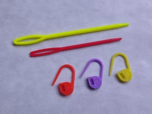 2 Wollnadeln + 3 Markierer - Bild 1 von 4