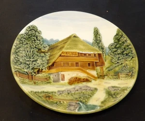 Plato de recuerdo de Alemania Occidental de colección chalet de montaña porcelana en relieve 3D - Imagen 1 de 2