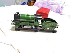 HORNBY 0 GAUGE C/W 0-4-0 LNER TANK 1842 WITH TENDER - Picture 1 of 7