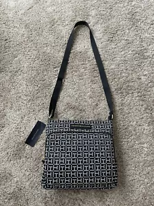Brand New Tommy HILFIGER purse. Perfect Modern Gift For Her - Picture 1 of 12