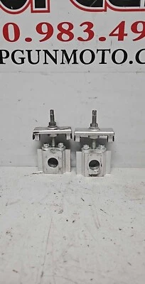 2001 - 2005 KAWASAKI ZR750 ZR 750 ZR7S ZR7-S ZR-7S REAR WHEEL CHAIN ADJUSTER SET Foto 1 de 4