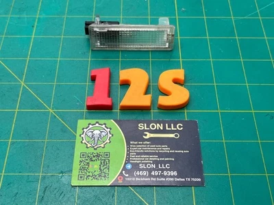 05-19 Land Rover RANGE ROVER 运动 LR3 LR4 室内课程灯 原始设备制造商 — 第 1/4 张图片