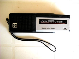 *1970`s KODAK SPORT FLASH 110 CARTRIDGE FILM POCKET CAMERA VERY GOOD CONDITION** - Foto 1 di 6