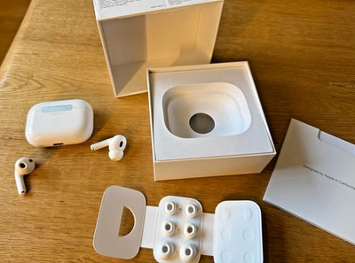 Apple AirPods Pro 2a Generazione, Custodia MagSafe, USB C - Immagine 1 di 4