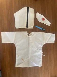 Charmin Chatty 1962 Let’s Play Krankenschwester Outfit mit Spritze - Bild 1 von 6