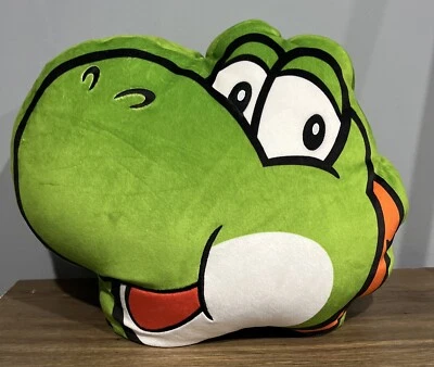 Nintendo Club Mocchi Super Mario Yoshi 15" Almohada de peluche Tomy Foto 1 de 4