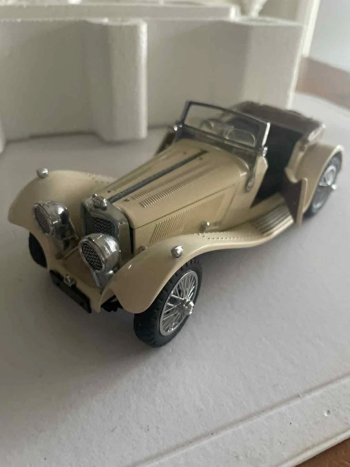 FRANKLIN MINT 1:24 SCALE DIECAST 1938 JAGUAR SS-100 COMES MINT IN THE ORIG BOX - Image 1 of 4