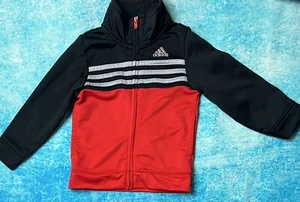 Chaqueta deportiva Adidas para niños pequeños talla 2T negra/roja cremallera completa 3 rayas - Imagen 1 de 3