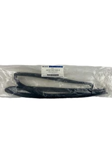 Original Ford FABRICANTE DE EQUIPOS ORIGINALES 11-19 Fiesta puerta delantera derecha canal de vidrio funcionamiento AE8Z-5421596-B - Imagen 1 de 4