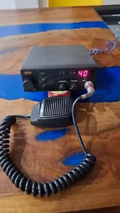 Uniden UHF CB Radio UH-011 Sundowner 40 Channel Powers Up As Is - Picture 1 of 9