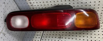 1994 - 1997 ACURA INTEGRA 2D - LÁMPARA DE LUZ TRASERA DE PASAJERO DERECHA - FÁBRICA OEM Foto 1 de 4